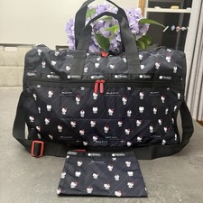 Lesportsac sanrio Hello Kitty Deluxe Large Weekender Duffle Bag Crossbody pouch