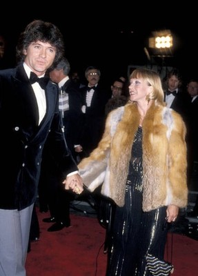 Actor Patrick Duffy wife Carlyn at the 31st Primetime Emmy Awards - Old Photo 1