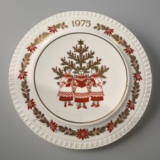 The Sixth Spode Christmas Plate Bone China 1975 “The Hollys Up”