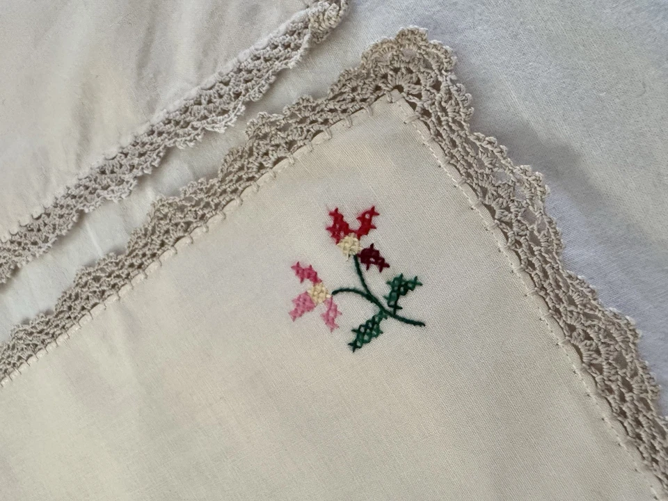 Винтажный комплект из 6 льняных вышитых носовых платков - Изображение 2 из 4