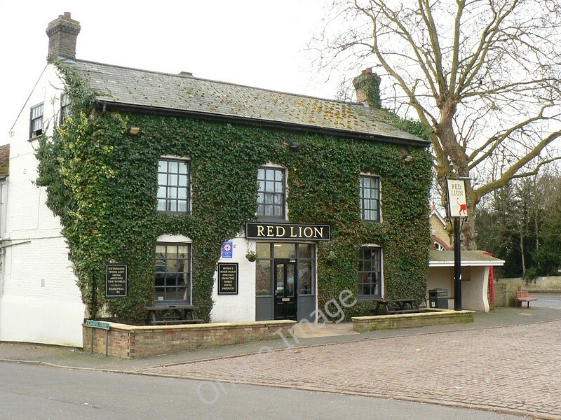 Photo 6x4 Red Lion, Stretham The pub also has accommodation. c2010 | eBay