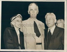 1955 Press Photo College Football Coach Amos Alonzo Stagg With Mark Catlin