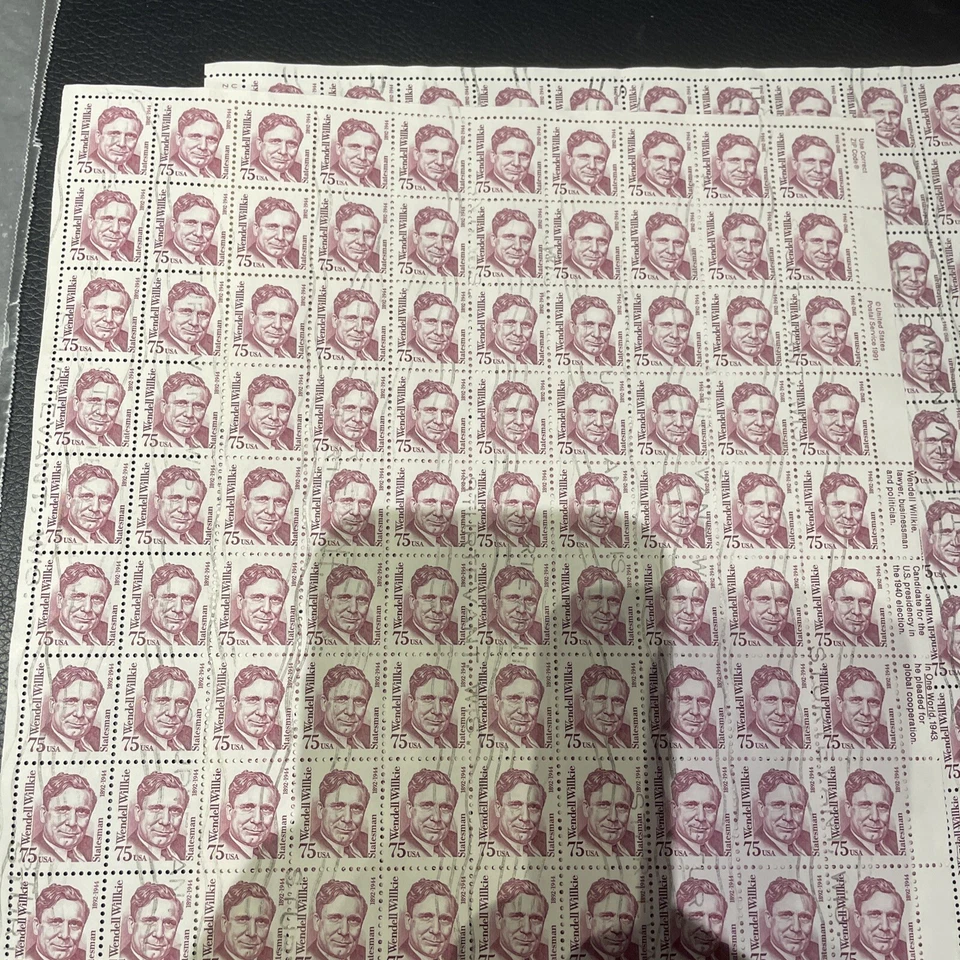 2 hojas de estampillas de 75 centavos de Estados Unidos de Wendell Wilkie Precancel Strutevant WI-200 estampillas Foto 2 de 4