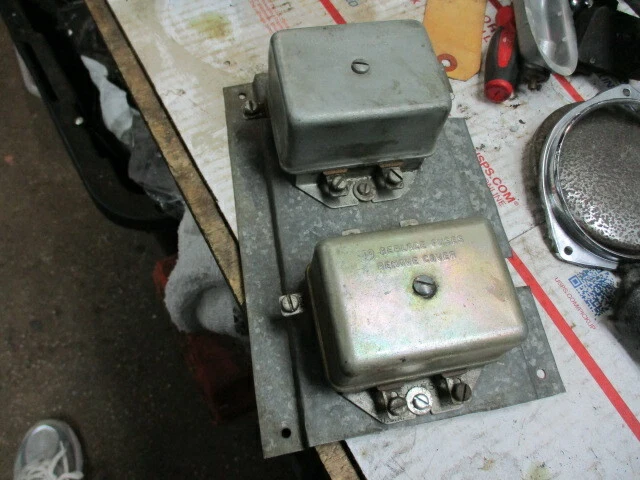 1937-38 PACKARD JR. FARO LUZ FUSIBLE RELÉ Panel con Ambos Relés Foto 2 de 4