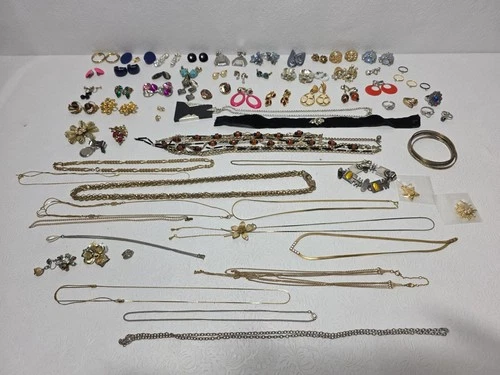 Vtg Clip On Earrings Lot Costume Jewelry 34 Pr. Trifari, Park Lane, Avon, More!!