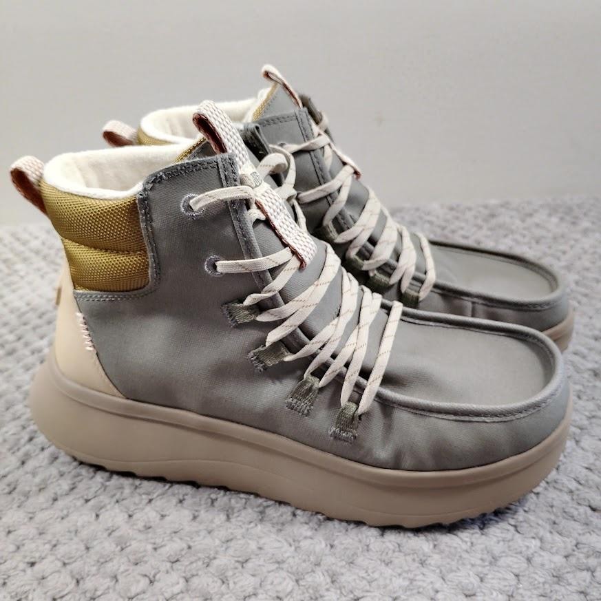 Hey Dude Wendy Peak Apres Boots Womens Size 9 Gray Coated Twill Lined Winter