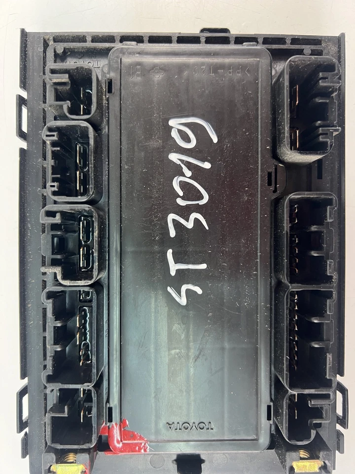 Centralina LEXUS RX U3 82721-48040 28266197 - Immagine 2 di 4