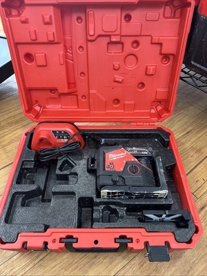 Milwaukee 3632-21 M12 Green 360 Degree 3-Plane Laser Kit