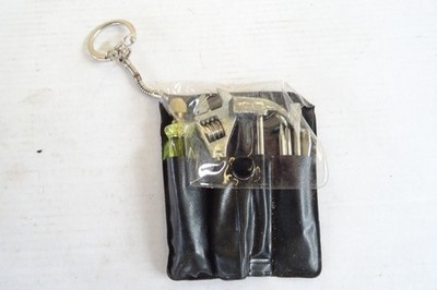 multi-purpose keychain with keys car tools Fiat era