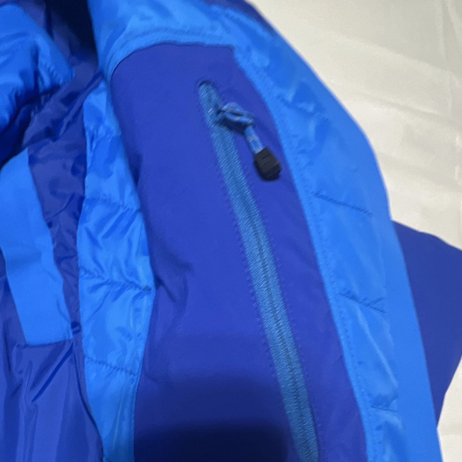Berghaus Men's Gore-Tex Twilight Blue Hydroloft Elite Gore-Tex Jacket - product detail image 9