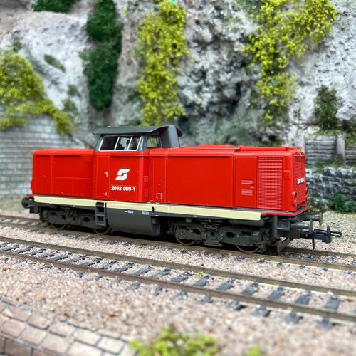 Locomotive diesel 2048 009-1, ÖBB, Ep V digital son 3R AC - ROCO 58561  - HO 1/8 | Condition: Neuf