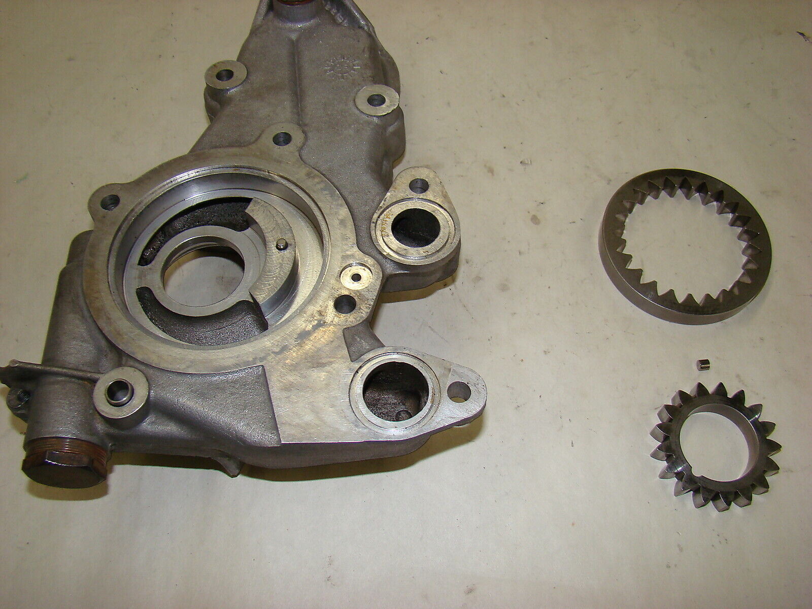Maserati BiTurbo Oil Pump Assembly Fits 420 425 425i BiTurbo i Karif 430 222E