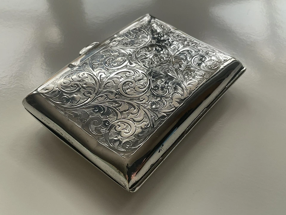 Preciosa caja de cigarrillos de plata maciza y oro de 9 quilates de Smith & Bartlam Birmingham 1908 Foto 3 de 4