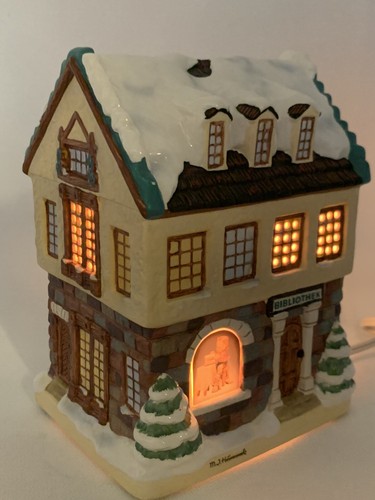 HUMMEL GOEBEL Scholarly Thoughts HAWTHORNE Christmas Village House - Picture 8 of 14