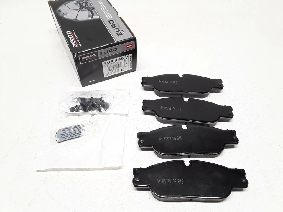 Juego de pastillas de freno de disco base delantera Akebono EUR1065 para Jaguar tipo S, Vanden Plas Foto 2 de 3