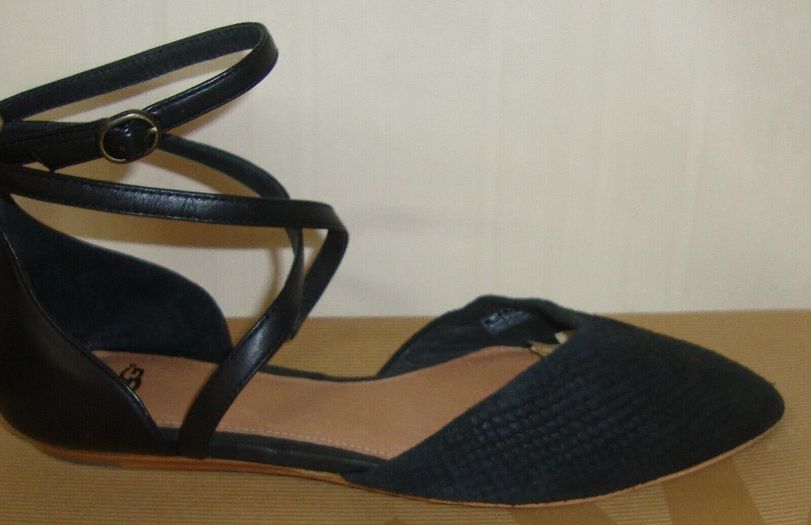 Scarpe basse UGG Australia IZABEL Mar in pelle nera alla caviglia taglia 7 NUOVE #1007163