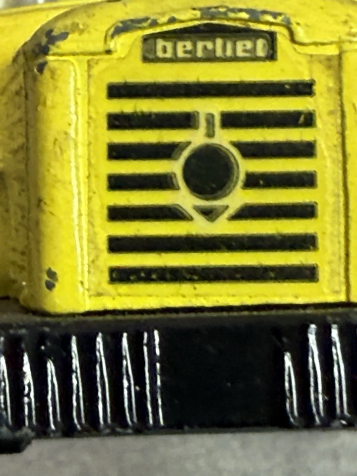 VINTAGE CORGI MAJOR BERLIET TRUCK W/ GLOSTER SARO TANKER EXXON DIECAST - Image 3 of 4