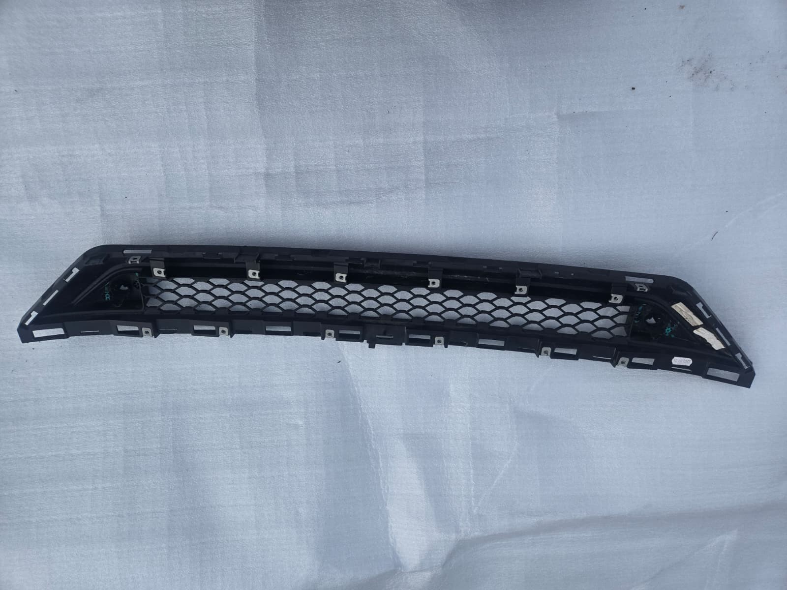 2023 2024 Maserati Grecale Bumper Lower Grille OEM 670170802