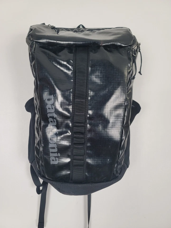 Mochila Patagonia Black Hole Pack 25L Negra Recubierta de TPU Resistente al Agua Exterior Foto 2 de 4