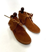 Minnetonka Classic Hard Sole Brown Leather Fringe Moccasins, Size 8 Lace tie