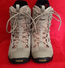 Forum Snowboarding boots UK 10