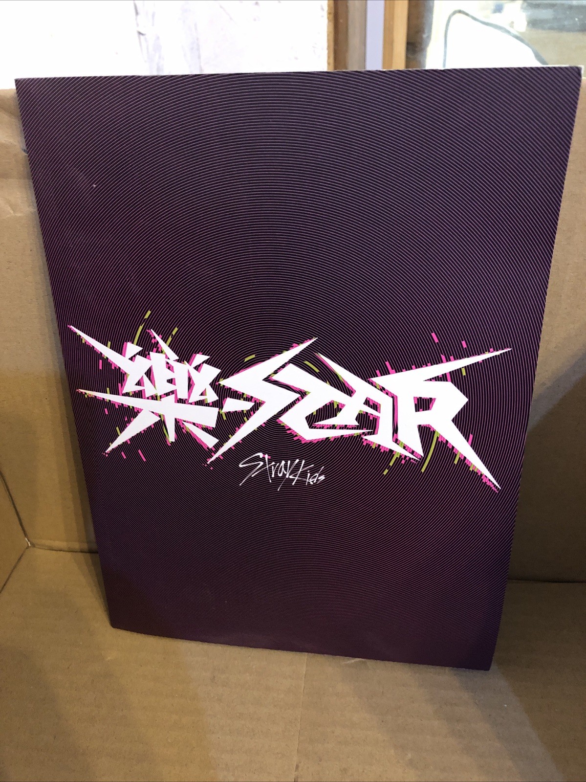 ROCK-STAR (LIMITED STAR VER.) 1CD Stray Kids Book