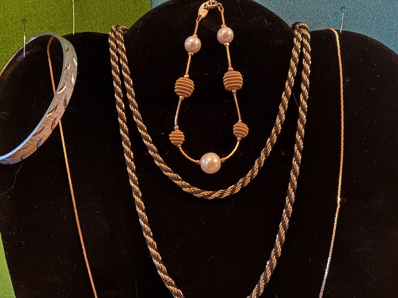 💐Sleek & Classy lot of TRIFARI Vintage Jewelry! 30"  Necklaces & Bracelets💐