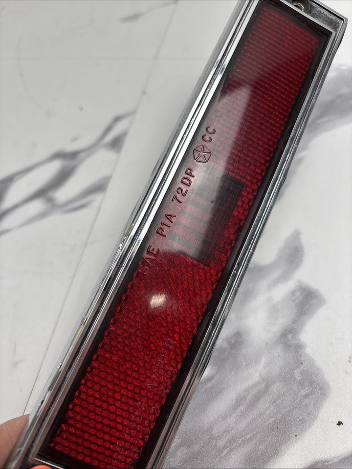 Chrysler New Yorker Newport 1974-1978 lente marcadora lateral trasera roja con cromo OEM Foto 4 de 4