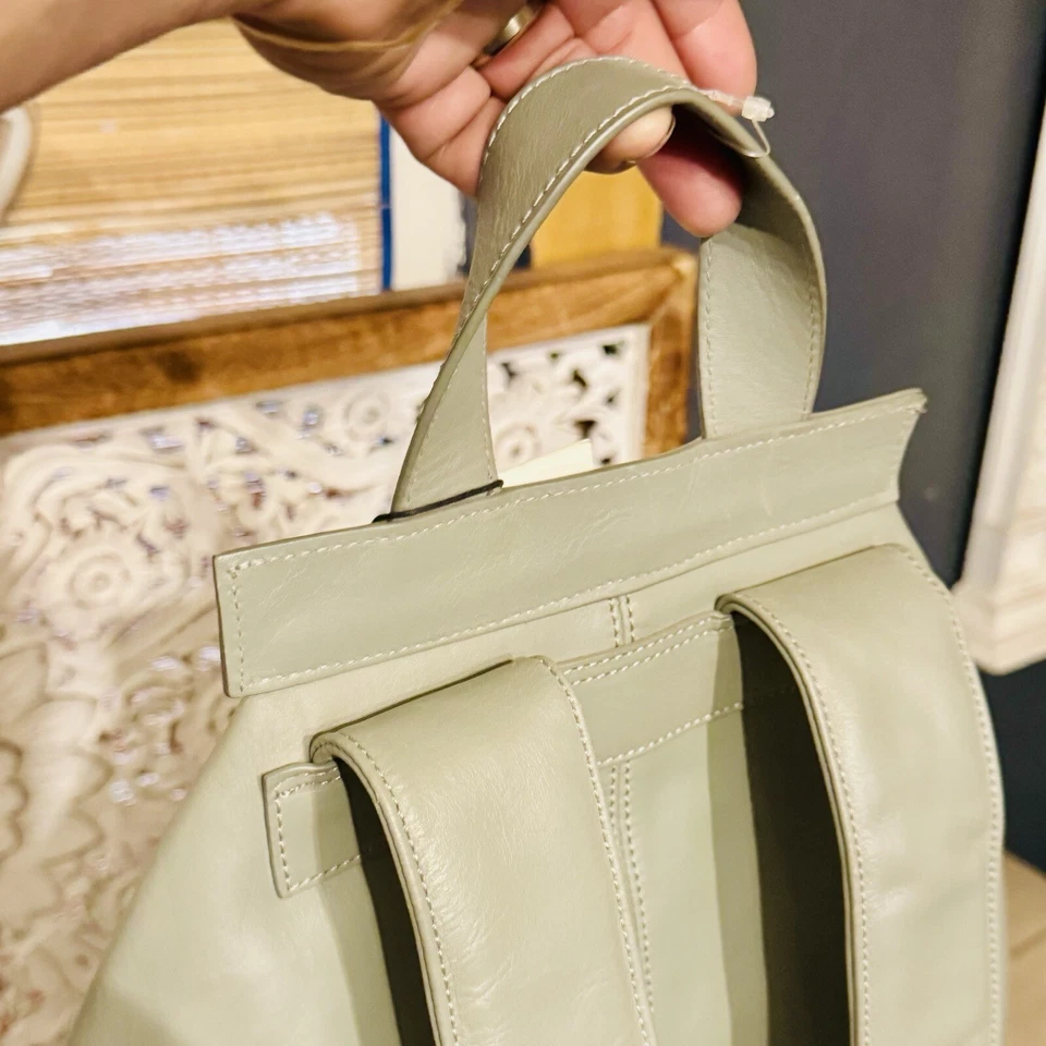 Mochila de cuero gris geométrica Zara Foto 3 de 4