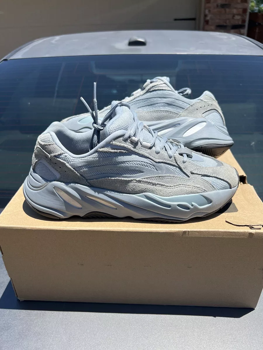 Adidas Yeezy Boost 700 V2 'Hospital Blue Size 8 FV8424