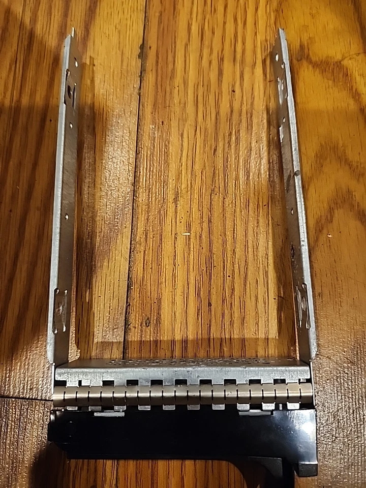 1F912 Dell PowerEdge 1550, 1650, 1750 3.5" Hot Swap Caddy Tray - Image 3 of 3