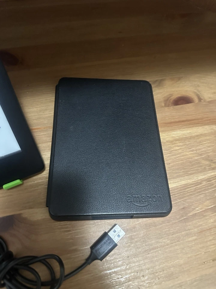 Amazon Kindle 7th Generation WP63GW 4GB Wi-Fi NERO con cover originale e filo - Immagine 2 di 4