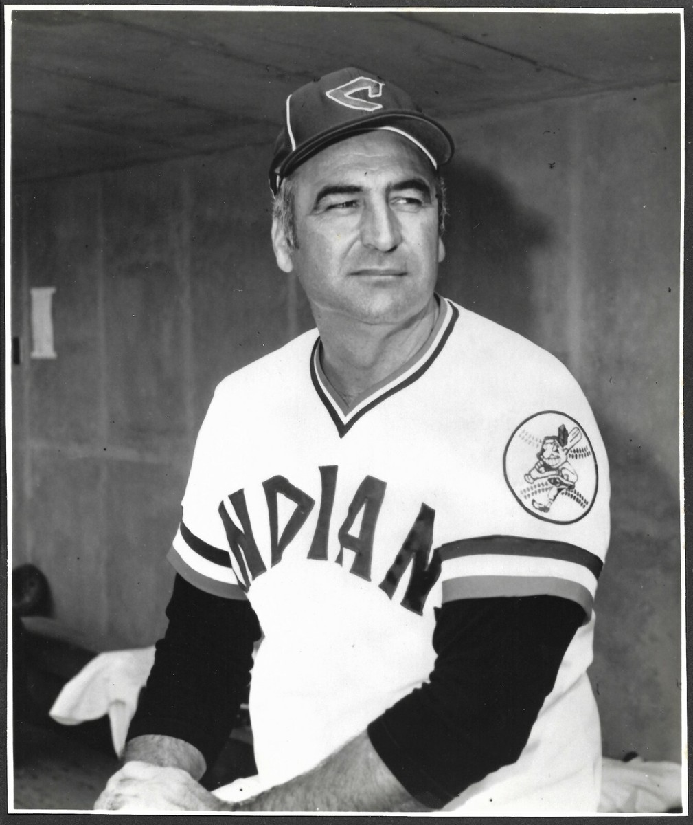 1973 Joe Lutz CLEVELAND INDIANS UNSIGNED 7-1/2 x 8-7/8 ORIGINAL