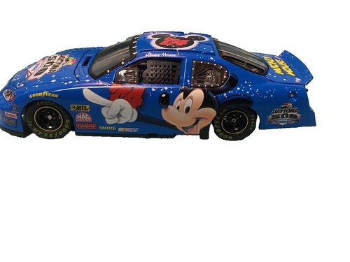 2004 DISNEY NASCAR MINNIE MOUSE COLLECTIBLE DAYTONA 500 CAR 1:24