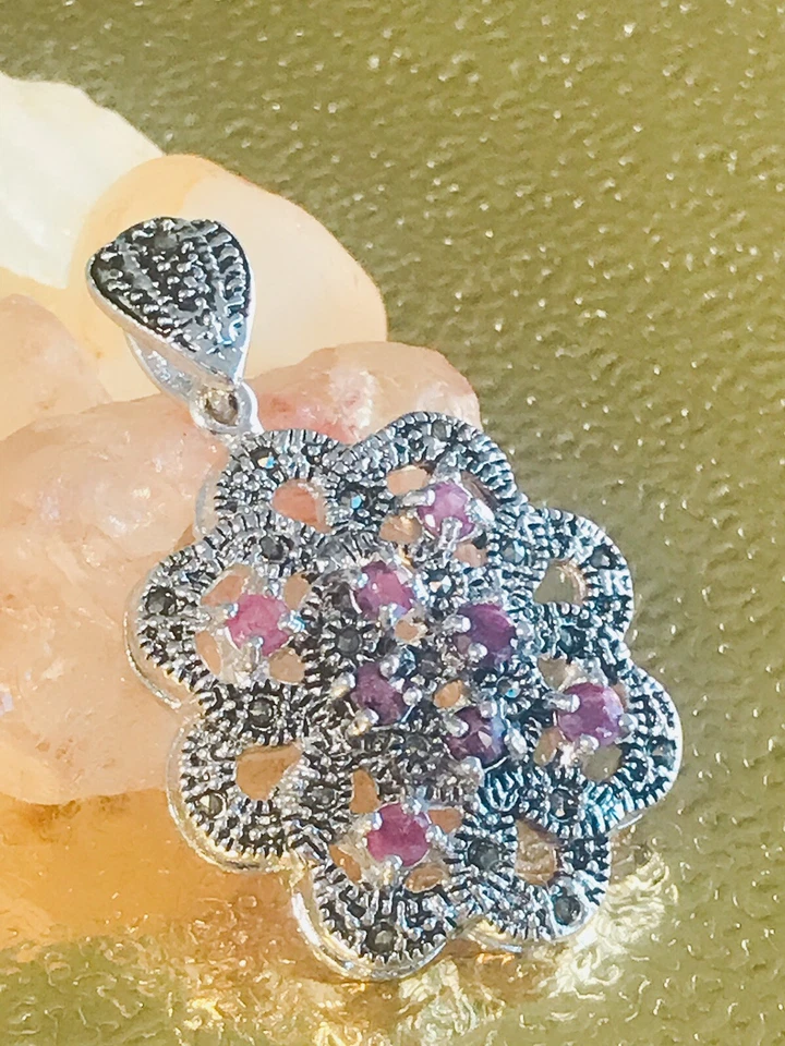 NUEVO COLGANTE RUBÍ-MARCASITA REAL CON PLATA DE LEY CHAPADO EN RODIO Foto 3 de 4