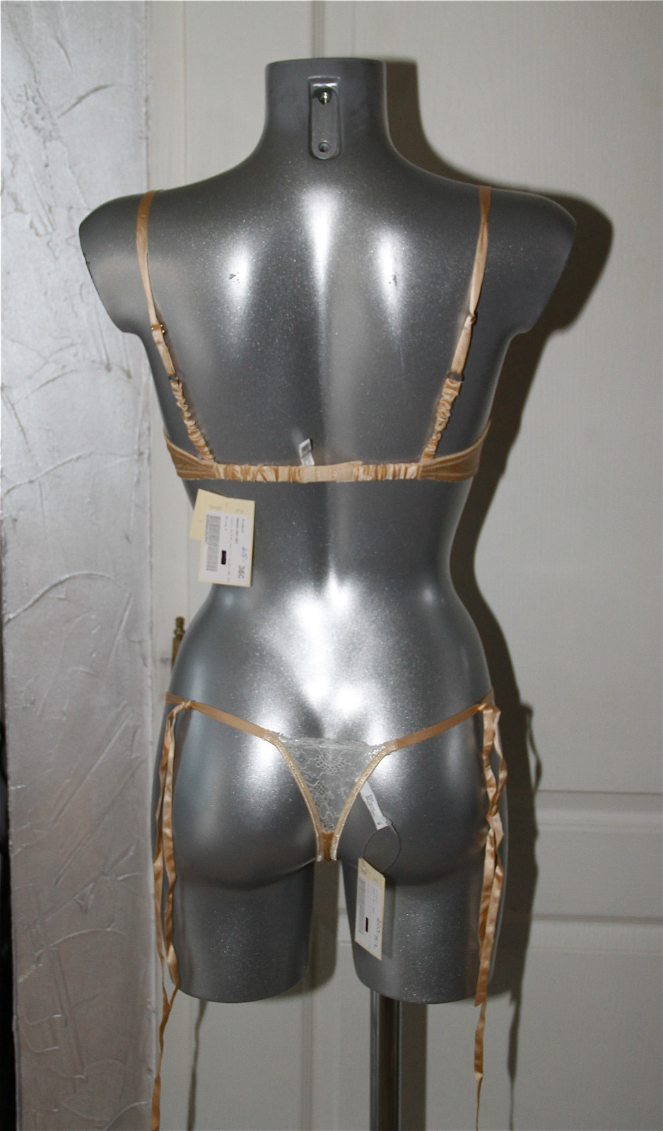 Picture 3 of 6