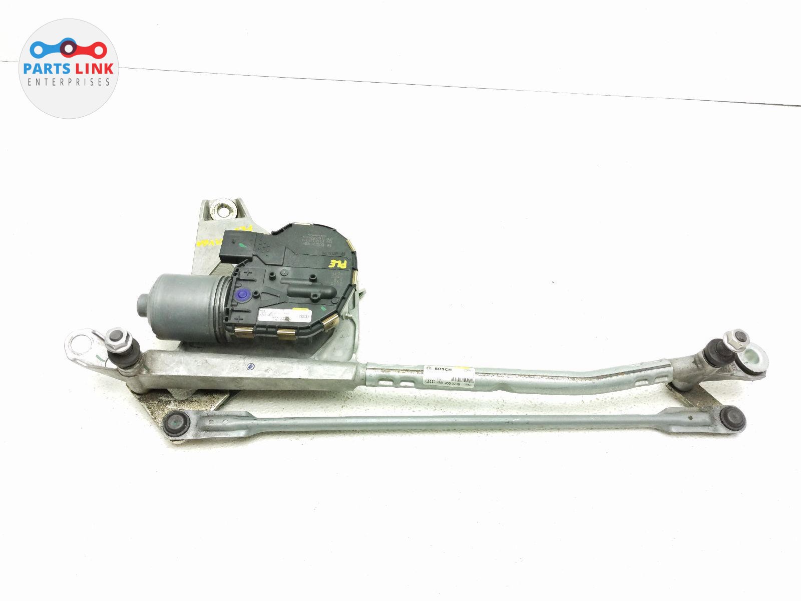2016-20 BENTLEY BENTAYGA FRONT WINDSHIELD WIPER GLASS MOTOR LINKAGE ASSEMBLY