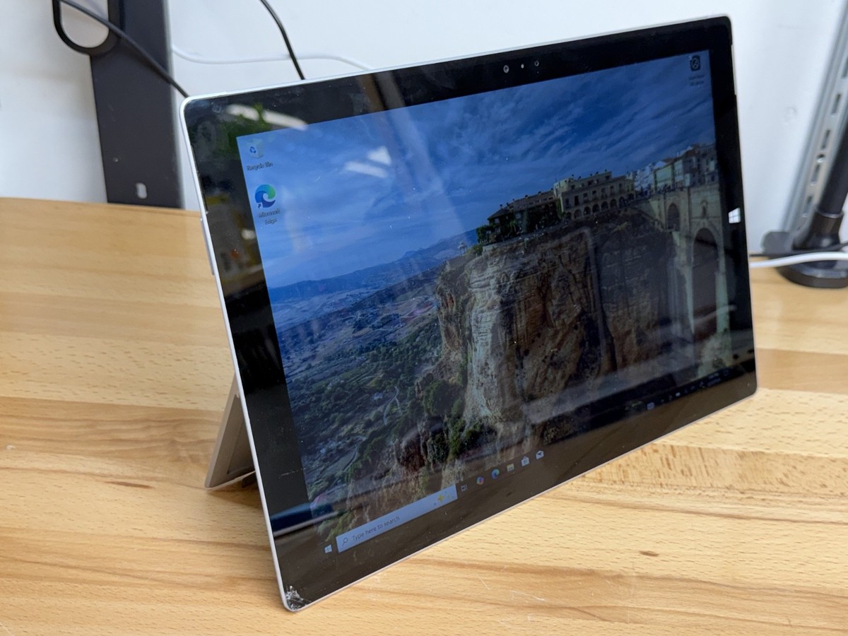 Microsoft Surface Pro 3 1631 Tablet i5-4300U, 4GB RAM, 128GB SSD