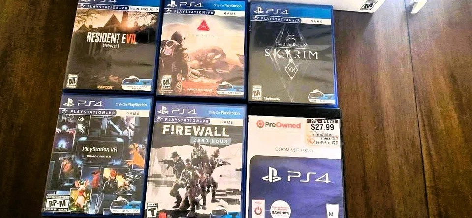 PS4 VR Gaming Bundle Complete Set All Accessories. 6 Games.**READ DESCRIPTION** - Image 3 of 4