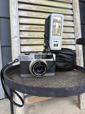 Rare Petri Color 35 Film Camera W/ Kako Flashbulb Made In Japan Untested