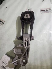 PRIUS     2018 Crossmember Transmission K FRAME MOUNT  30088