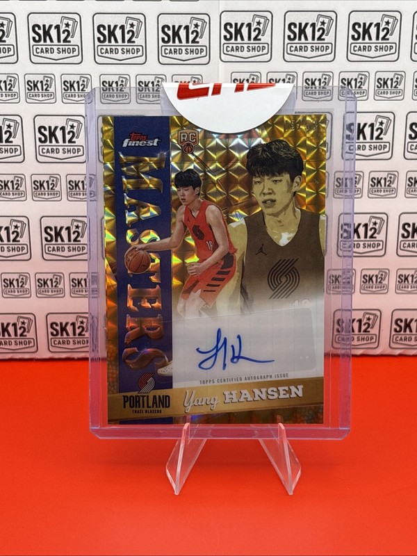🔥 2025/26 Topps Finest Yang Hansen Masters Gold Geometric Autograph Rookie /50