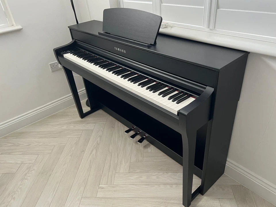 Yamaha Clavinova CLP-735, photo 4 of 5