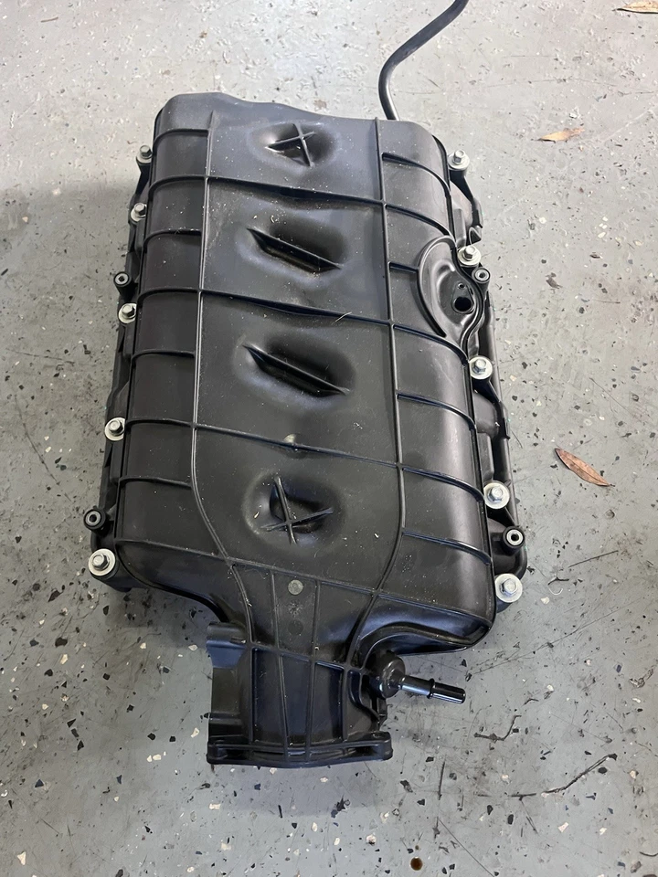 Chevrolet Camaro LT1 2020-2023 colector de admisión y juntas OEM Foto 2 de 2