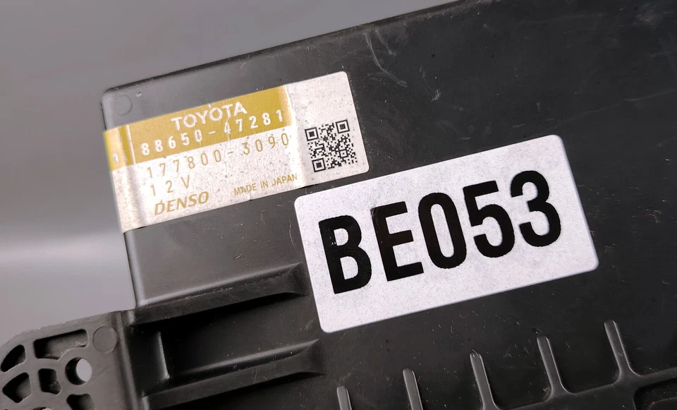 TOYOTA PRIUS V 2012 2014 AC TEMPRATURE CONTROL MODULE AMPLIFIER UNIT 88650 47281 - Image 2 of 4