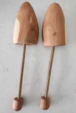 EUC Wooden Cedar Shoe Stretcher Tree size M/L 
