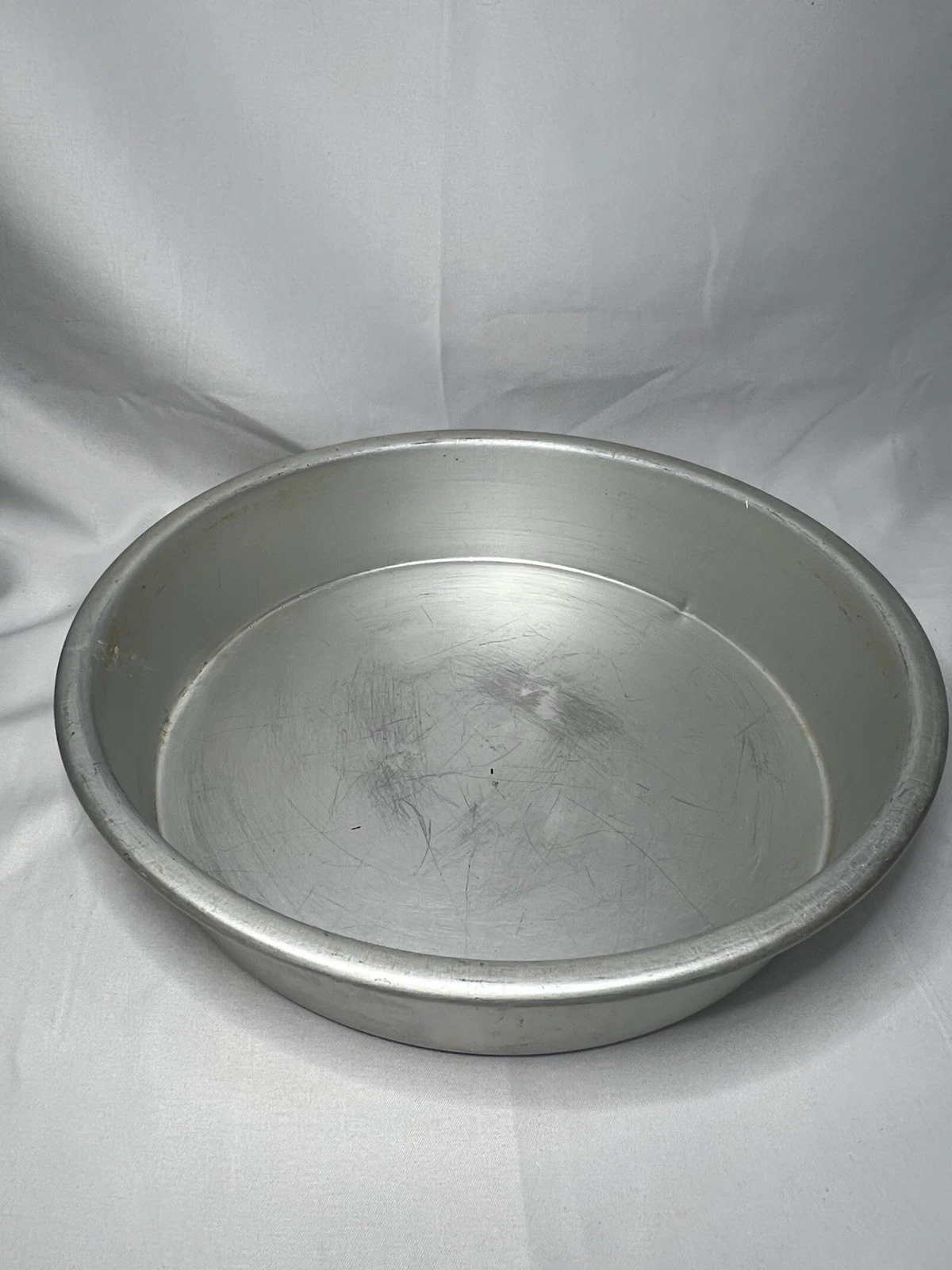 WILTON VINTAGE 2105-7908 / 9" x 9" x 2" ROUND ALUMINUM BAKING PAN 1991