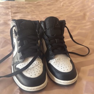 Boys Nike Trainers UK Size 5