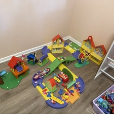 Hasbro Peppa Pig All Around Town Set Adjustable Track With Talking Car