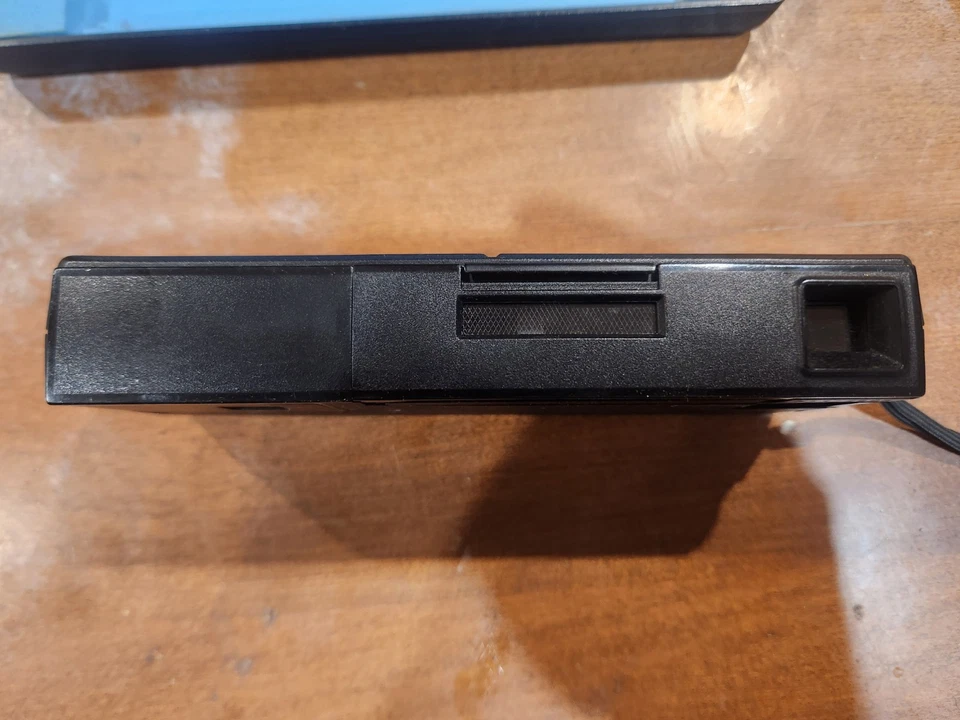 Complete Vivitar 600 Pocket Point & Shoot w/Film Camera w/Case, Manual - Image 3 of 4